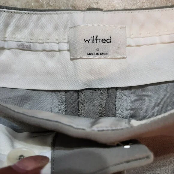 Aritzia effortless shorts - Picture 2 of 2